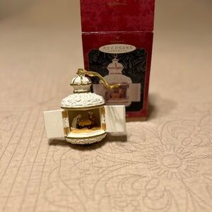 Hallmark Keepsake Ornament The Christmas Story 1999